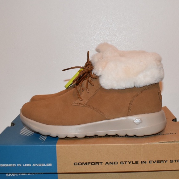 🔥SOLD🔥Skechers Lush Women's Lace-Up Fur Boot - Picture 2 of 9